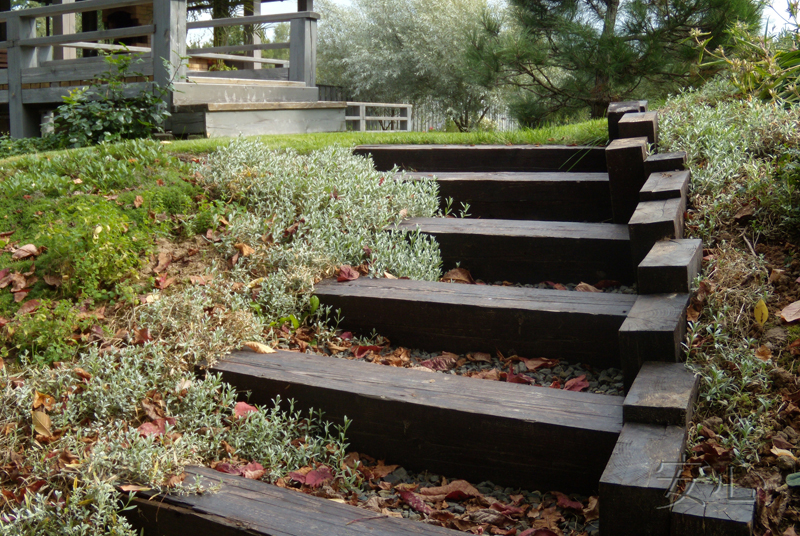 лестница в саду Татьяны Марковой