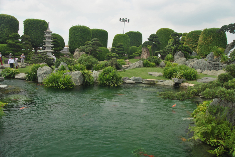 Японский сад в Хошимине