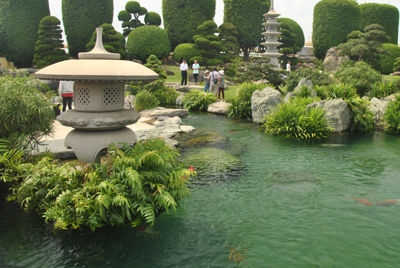 Японский сад в Хошимине