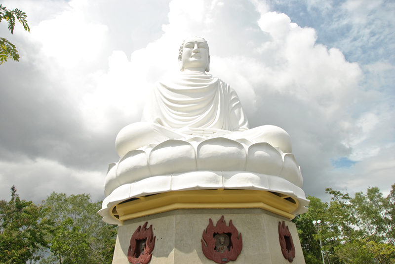 Пагода Лонг Сон (Long Son)
