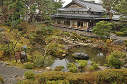 Сад Ёсикиэн (Yoshikien) в Наре