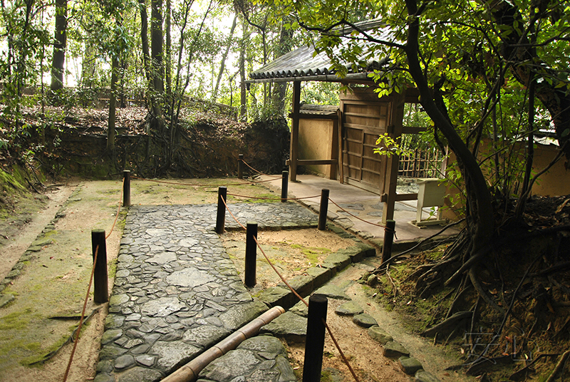 Вход в сад Дзико-ин, Яматокорияма